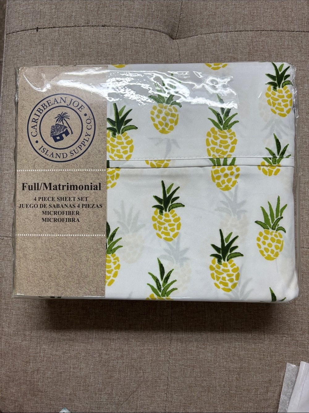 Caribbean Joe Pineapple Pattern Full Sheet Set - White, Yellow & Green